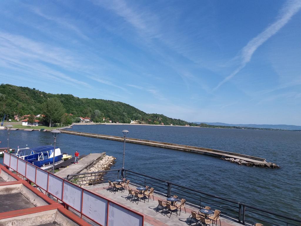 Zlatna Ribica Golubac Exterior foto