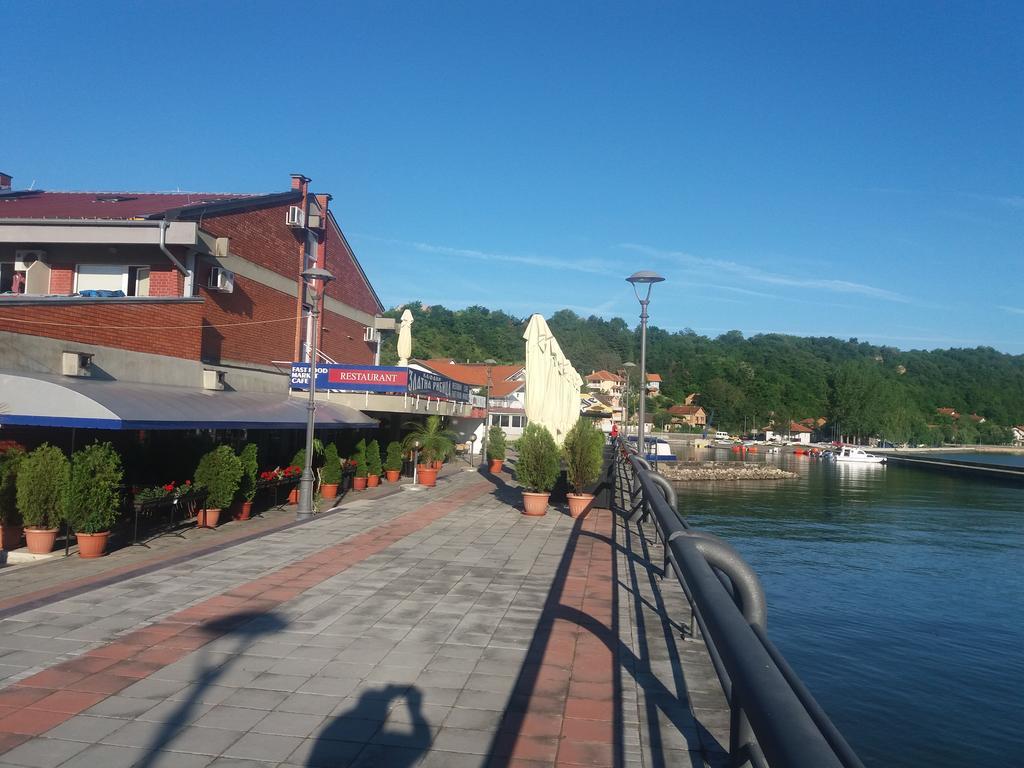 Zlatna Ribica Golubac Exterior foto